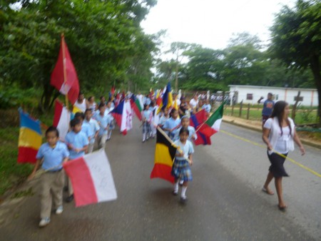 se reanuda el desfile